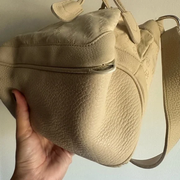 Dooney & Bourke Monogram Signature Drawstring Bucket Shoulder Bag AS IS - Picture 4 of 6